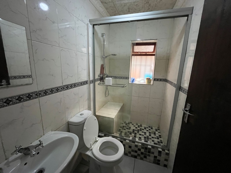  Bedroom Property for Sale in Eastridge Western Cape